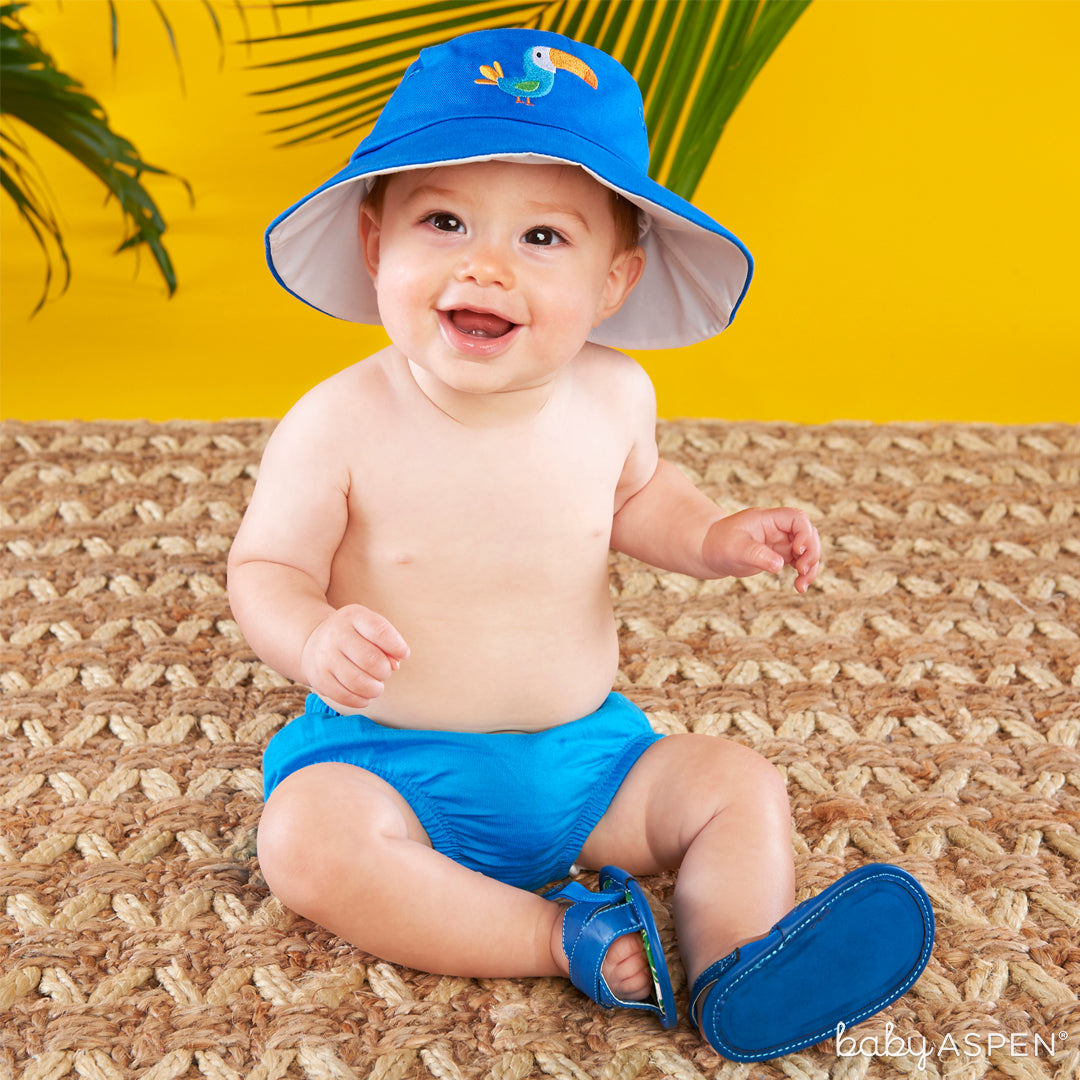 Tropical Beach Hat and Flip Flop Gift Set with Baby | 4 Totally Tropical Gifts for Baby | Baby Aspen