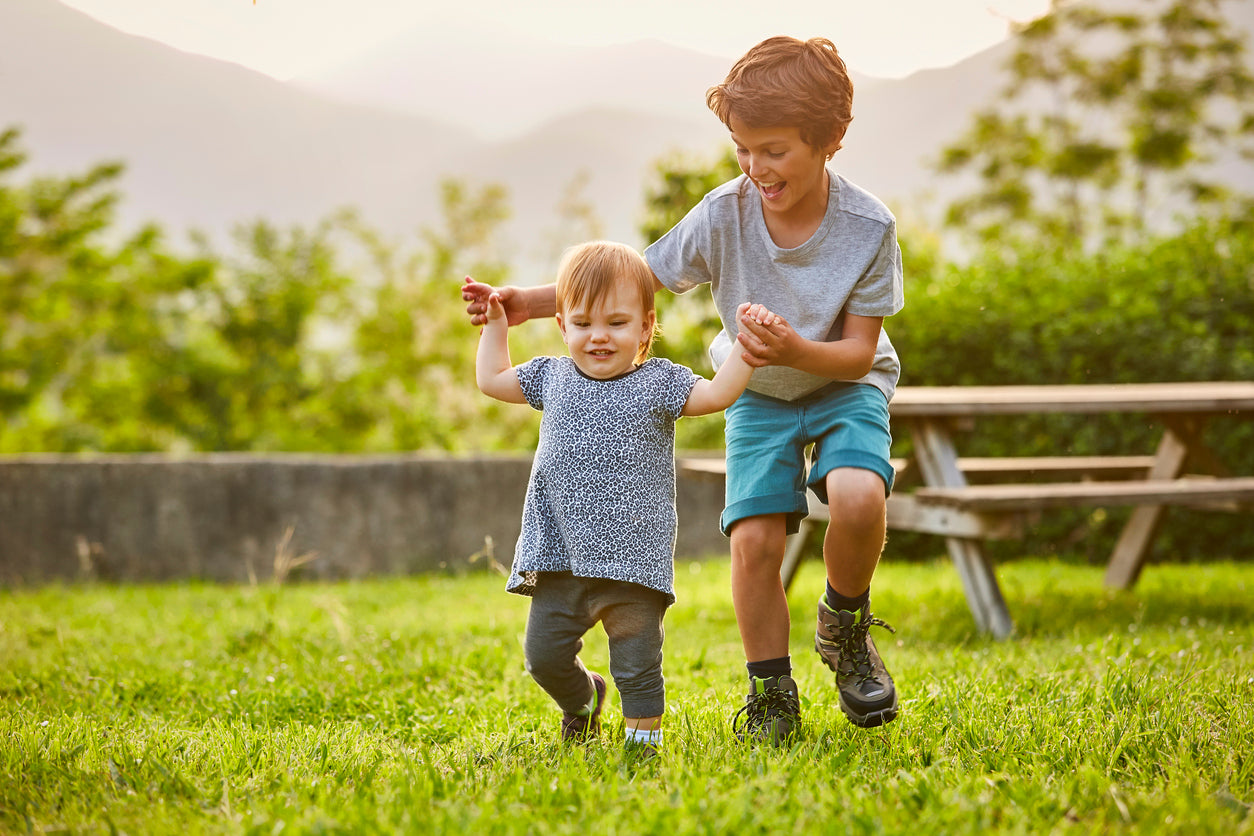 Brother Playing With Toddler Outside | Cute Baby & Sibling Photos | Baby Aspen