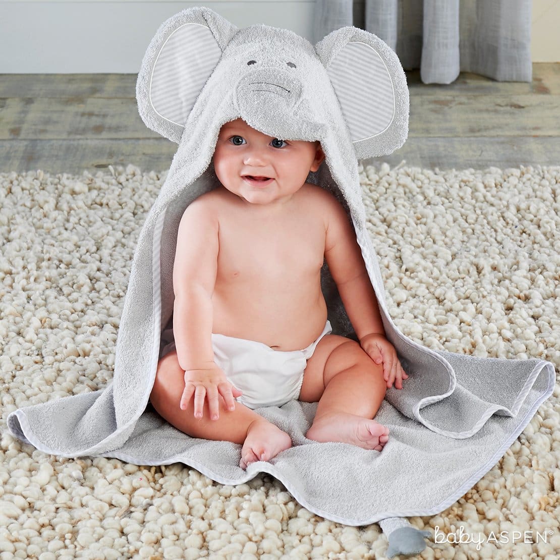 Little Elephant Peanut Hooded Spa Towel | 5 Great Gender Neutral Gifts | Baby Aspen