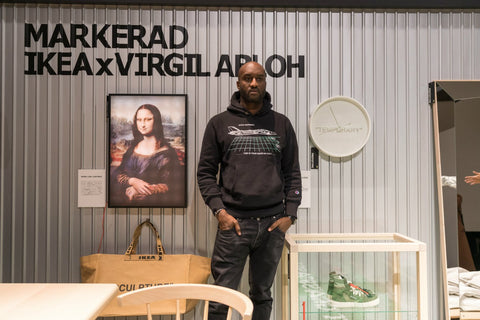 virgil-abloh-posando-ante-sus-disenos-de-ikea