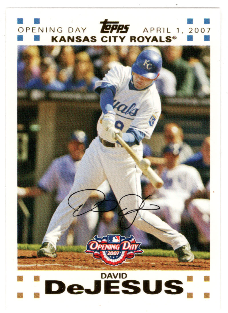 Topps unveils 2007 baseball card design - Sports Collectors Digest