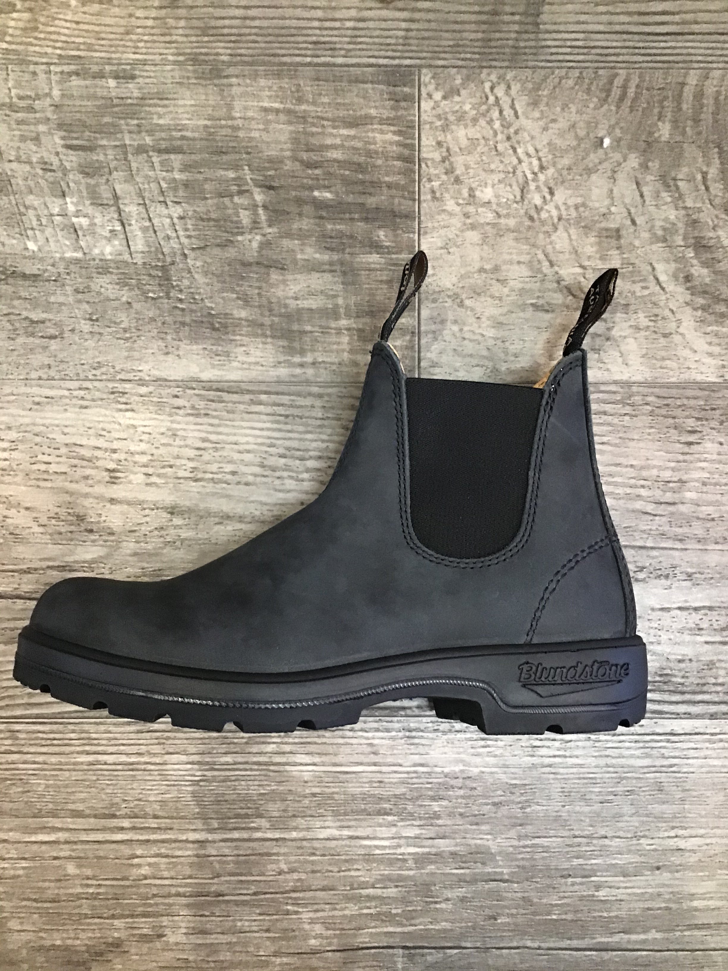 blundstone round toe