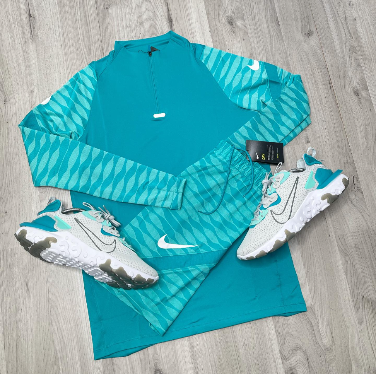 nike strike aqua set