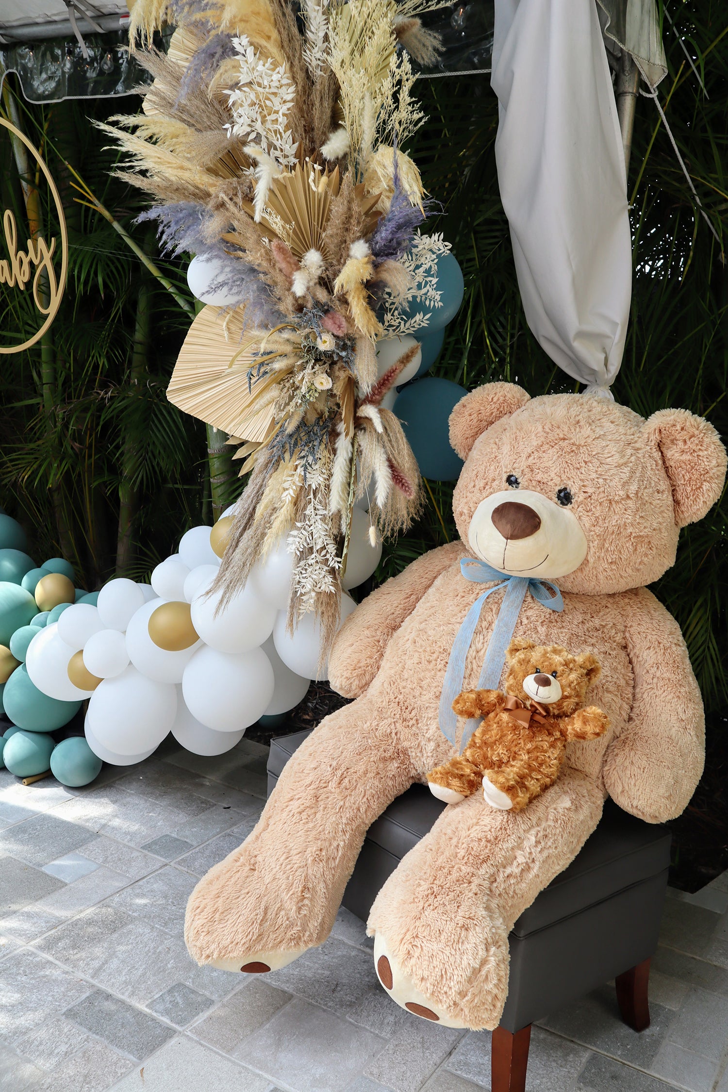 plush teddy bears for teddy bear theme baby shower