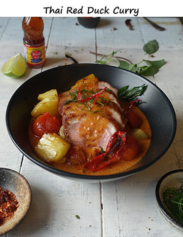 Duck-in-Thai-Red-Curry-sauce-serving-presentation