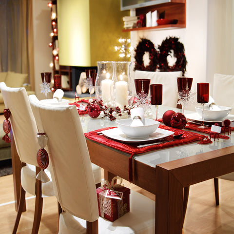 christmas table set up