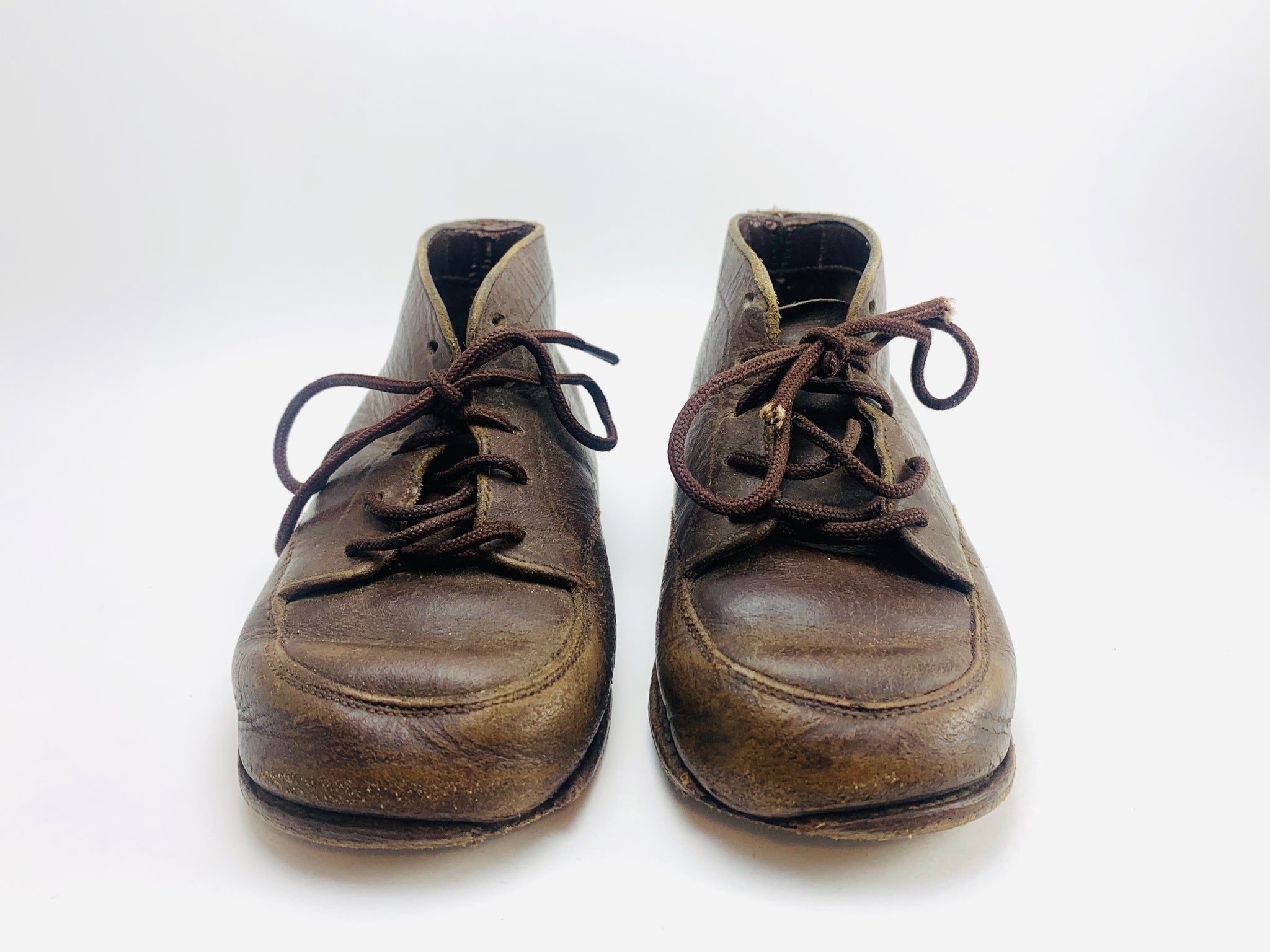 SOLD! Vintage 50s Pussyfoots Savage Leather Baby Shoes with Origin...