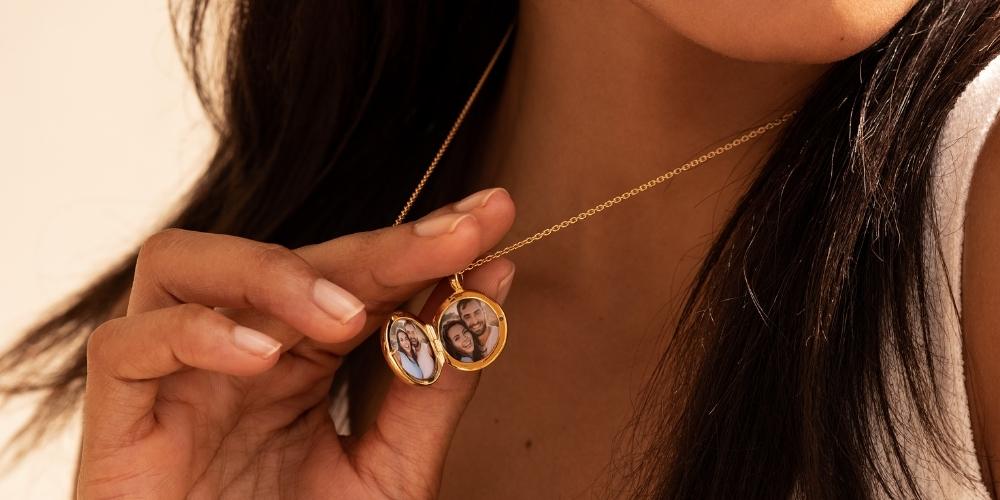 Alister Circular Gold Locket Necklace | Ben-Amun Jewelry