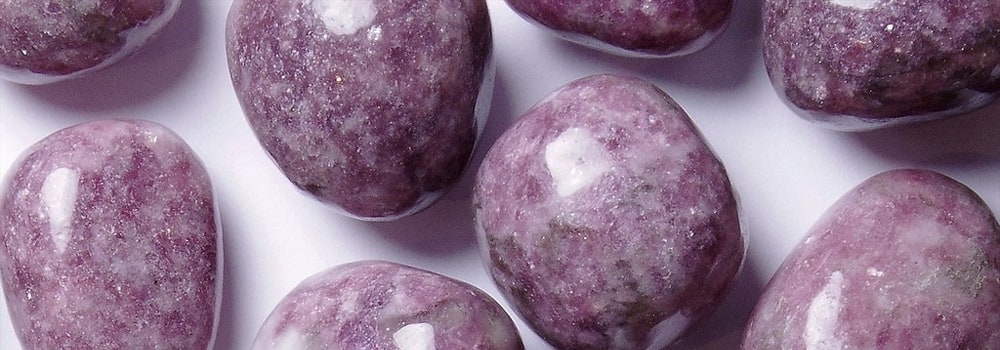 pierre naturelle lepidolite