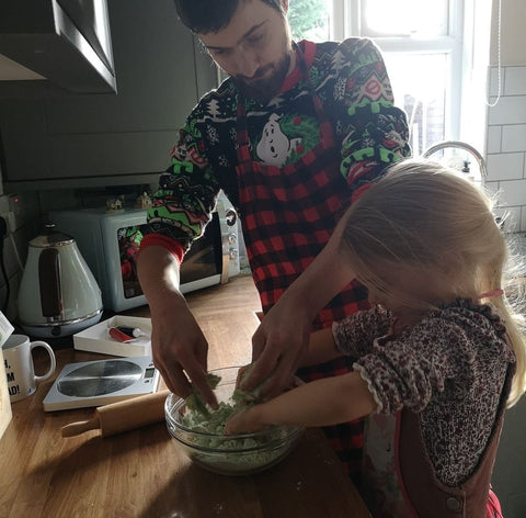 christmas baking with children