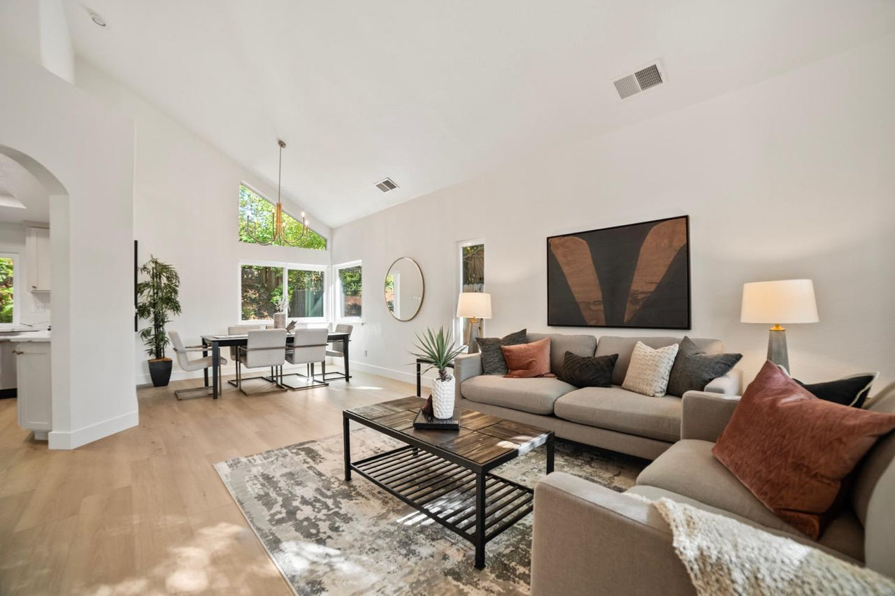 Premiere Home Staging Projects | Living room interior design idea - Silberhorn Dr, Folsom