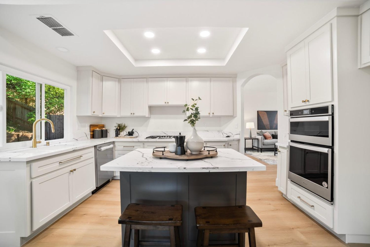 Premiere Home Staging Projects | Kitchen interior design idea - Silberhorn Dr, Folsom