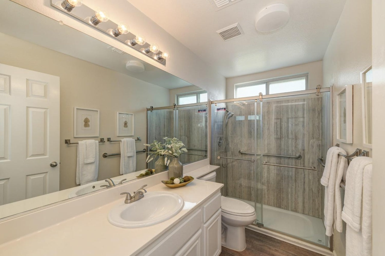 Premiere Home Staging Projects | Bathroom interior design idea - John Henry Cir, Folsom