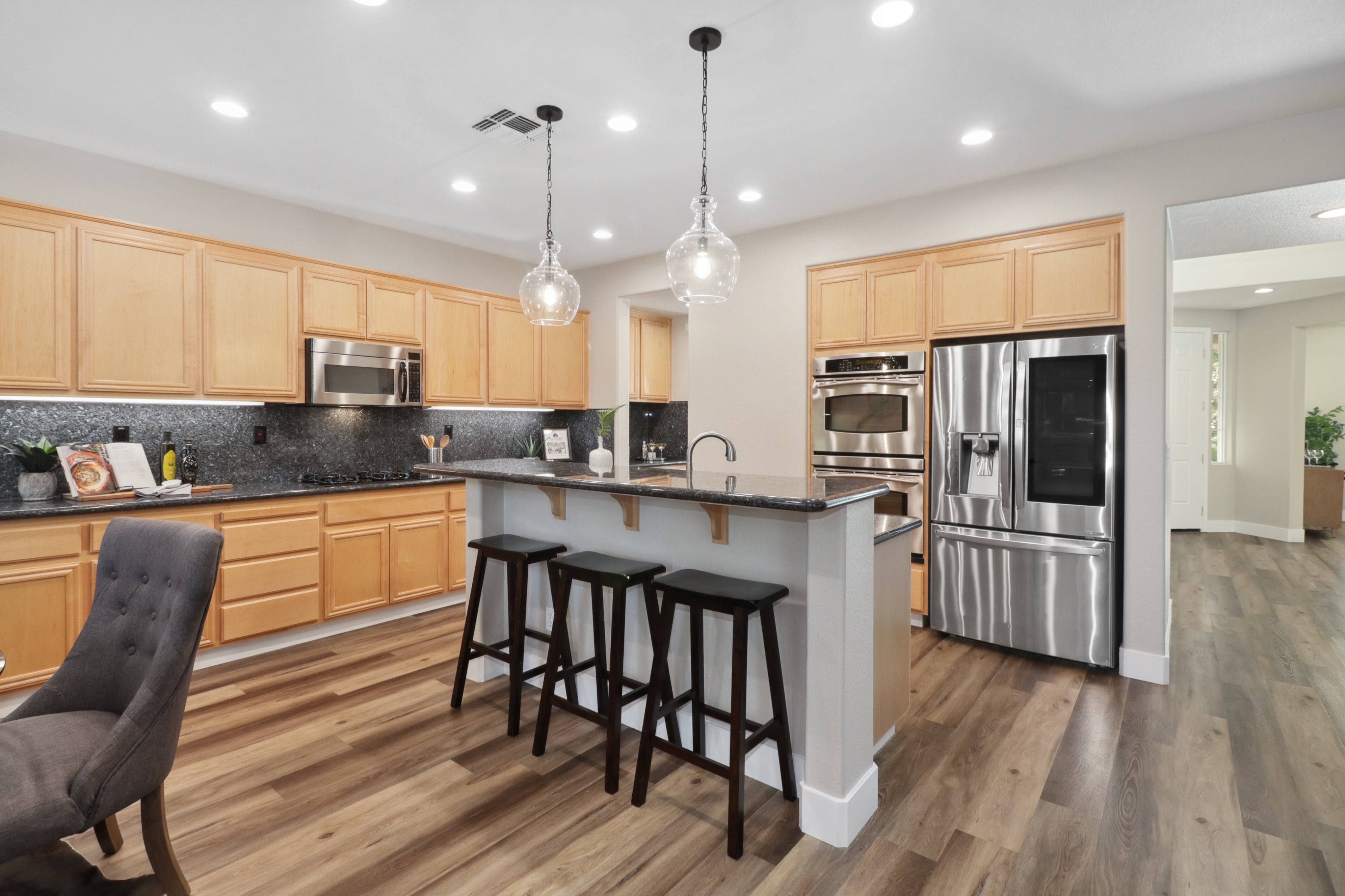 Premiere Home Staging Projects | Kitchen interior design idea - Summer Dr, El Dorado Hills
