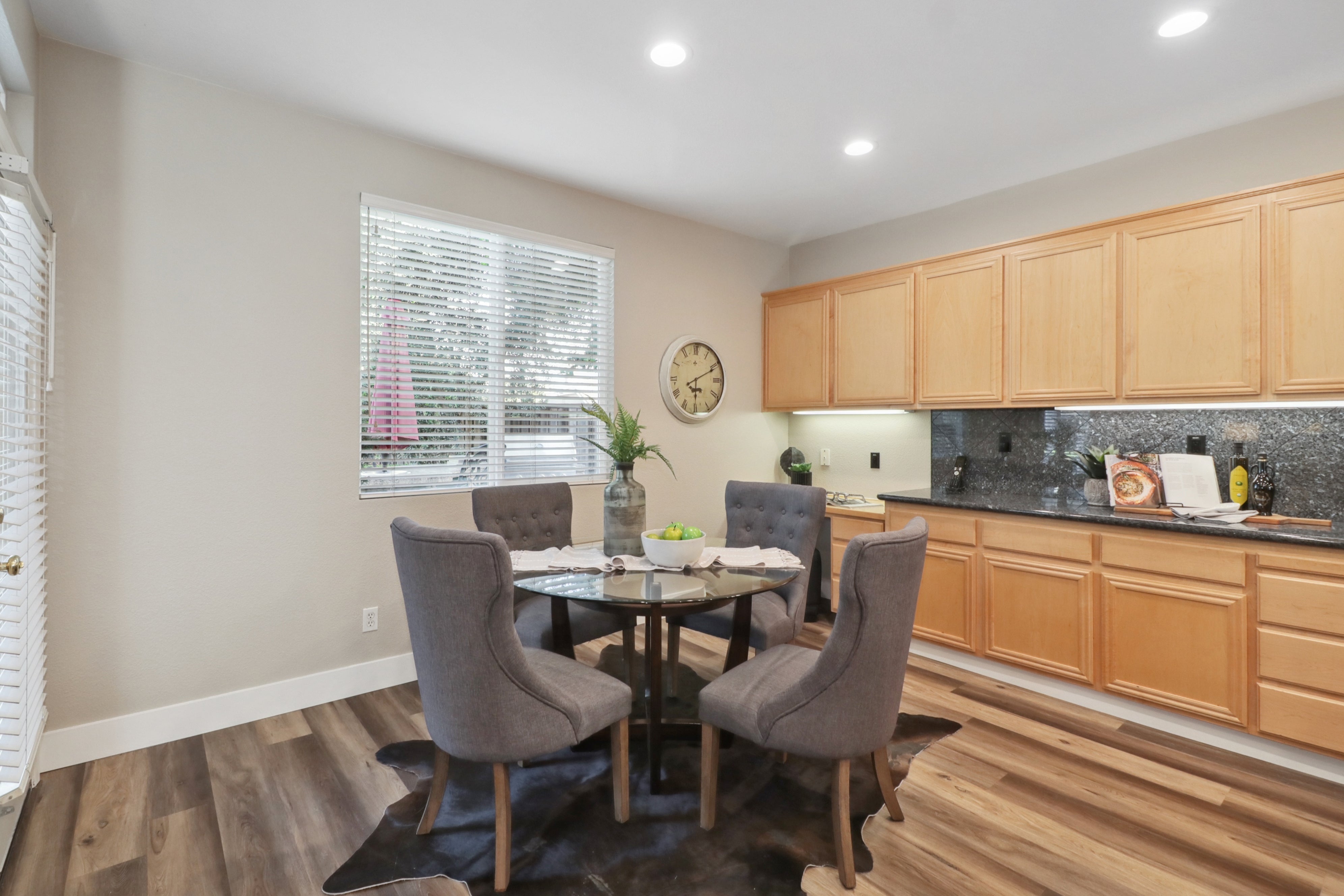 Premiere Home Staging Projects | Kitchen nook dining interior design idea - Summer Dr, El Dorado Hills
