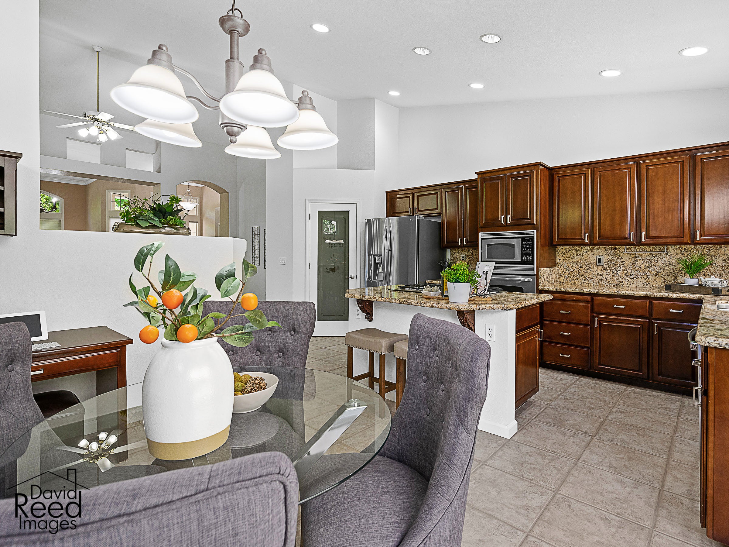 Premiere Home Staging Projects | Kitchen w/nook dining interior design idea - Meadow Wood Dr, El Dorado Hills