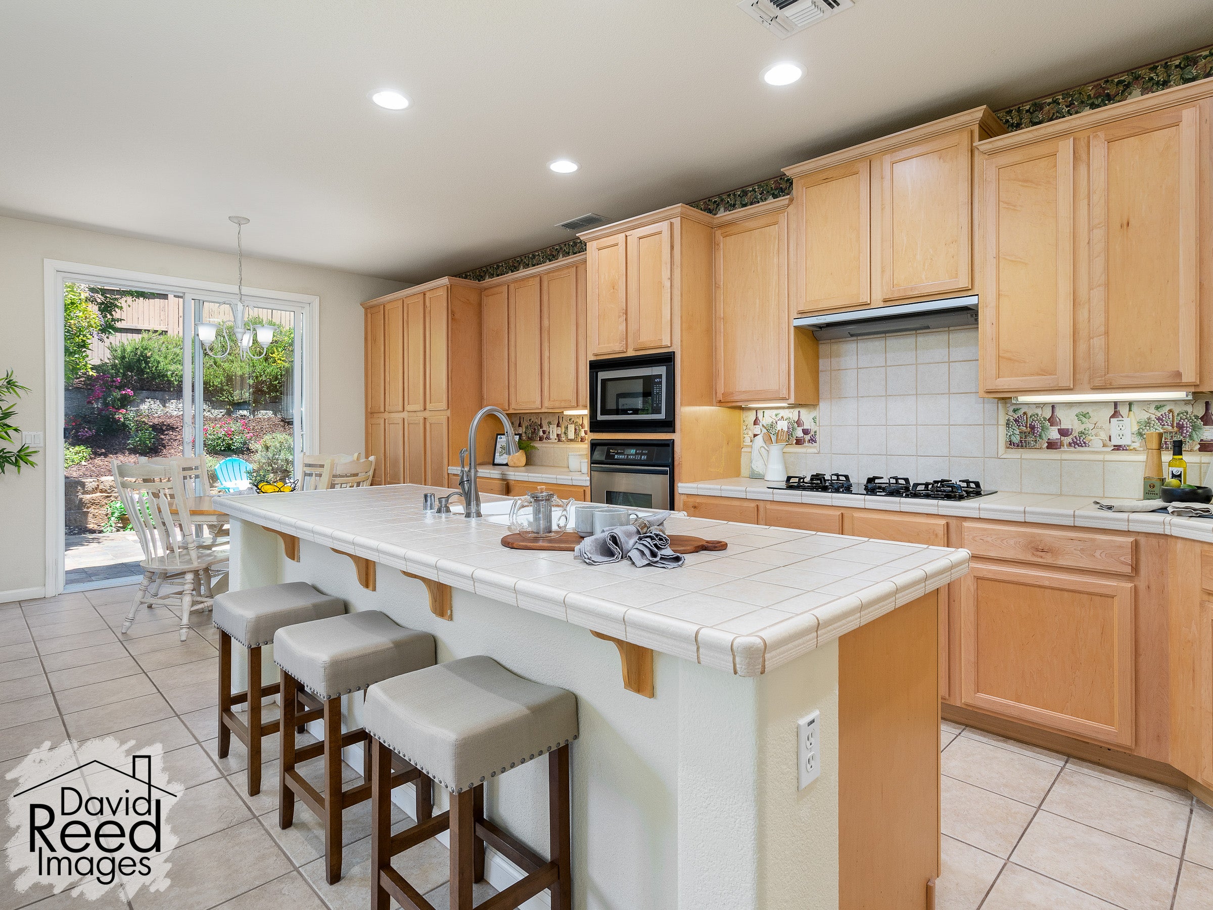 Premiere Home Staging Projects | Kitchen interior design idea - Torrazzo Way, El Dorado Hills