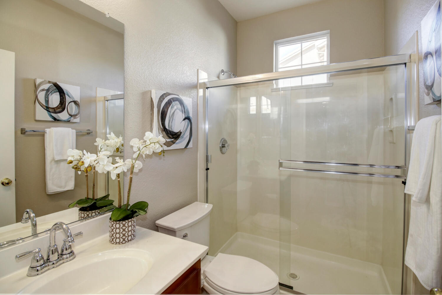 Premiere Home Staging Projects | Bathroom design idea - Courtyards Loop, Lincoln