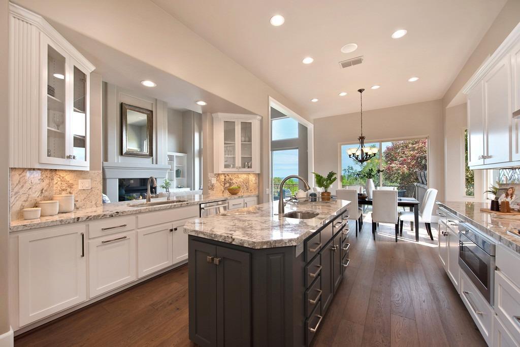Premiere Home Staging Projects | Kitchen interior design idea - Bantry Pl, El Dorado Hills