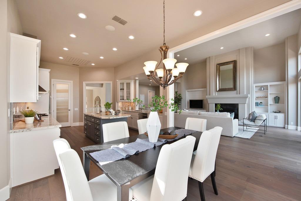Premiere Home Staging Projects | Dining area interior design idea - Bantry Pl, El Dorado Hills