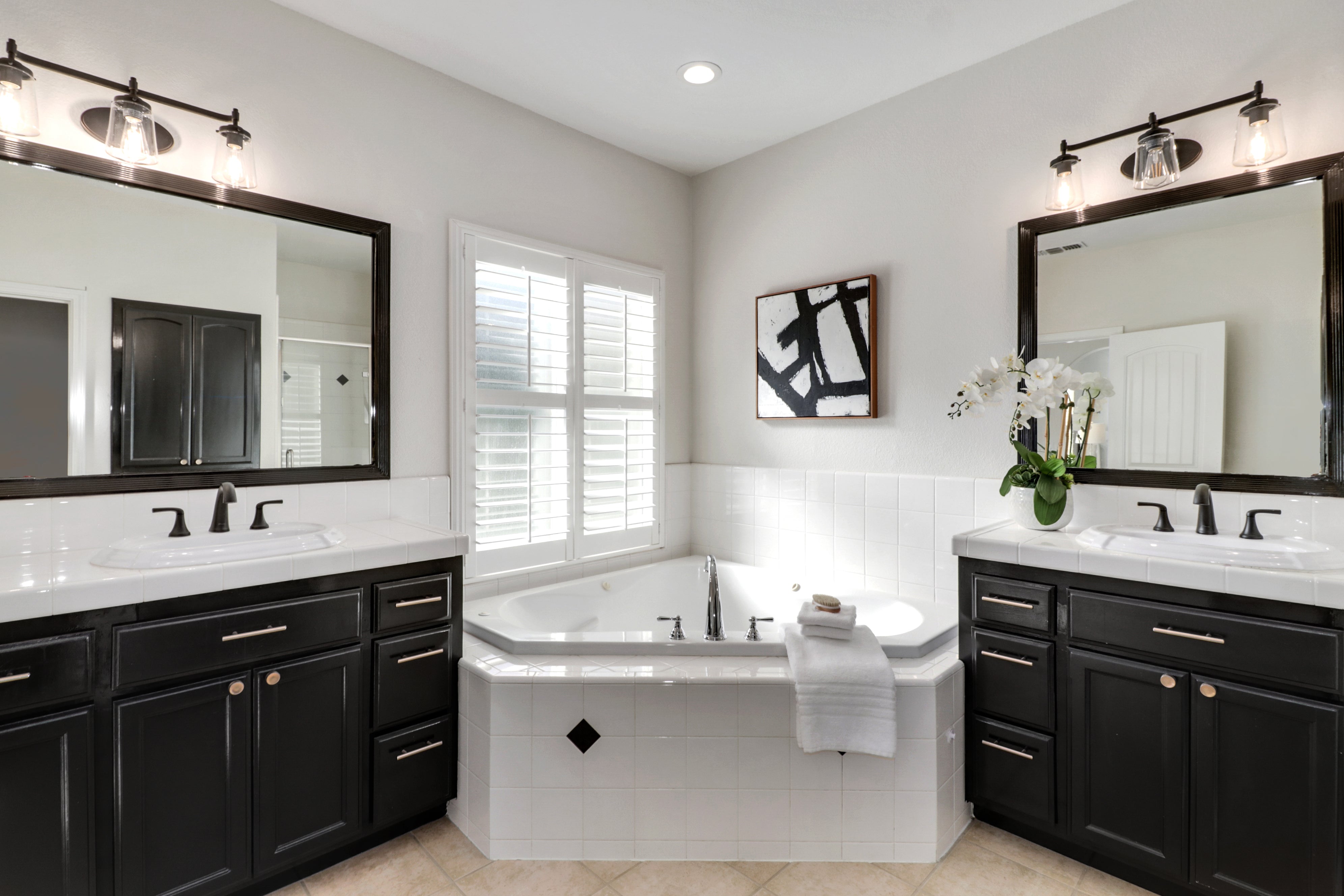 Premiere Home Staging Projects | Bathroom interior design idea - Barton Rd, Granite Bay