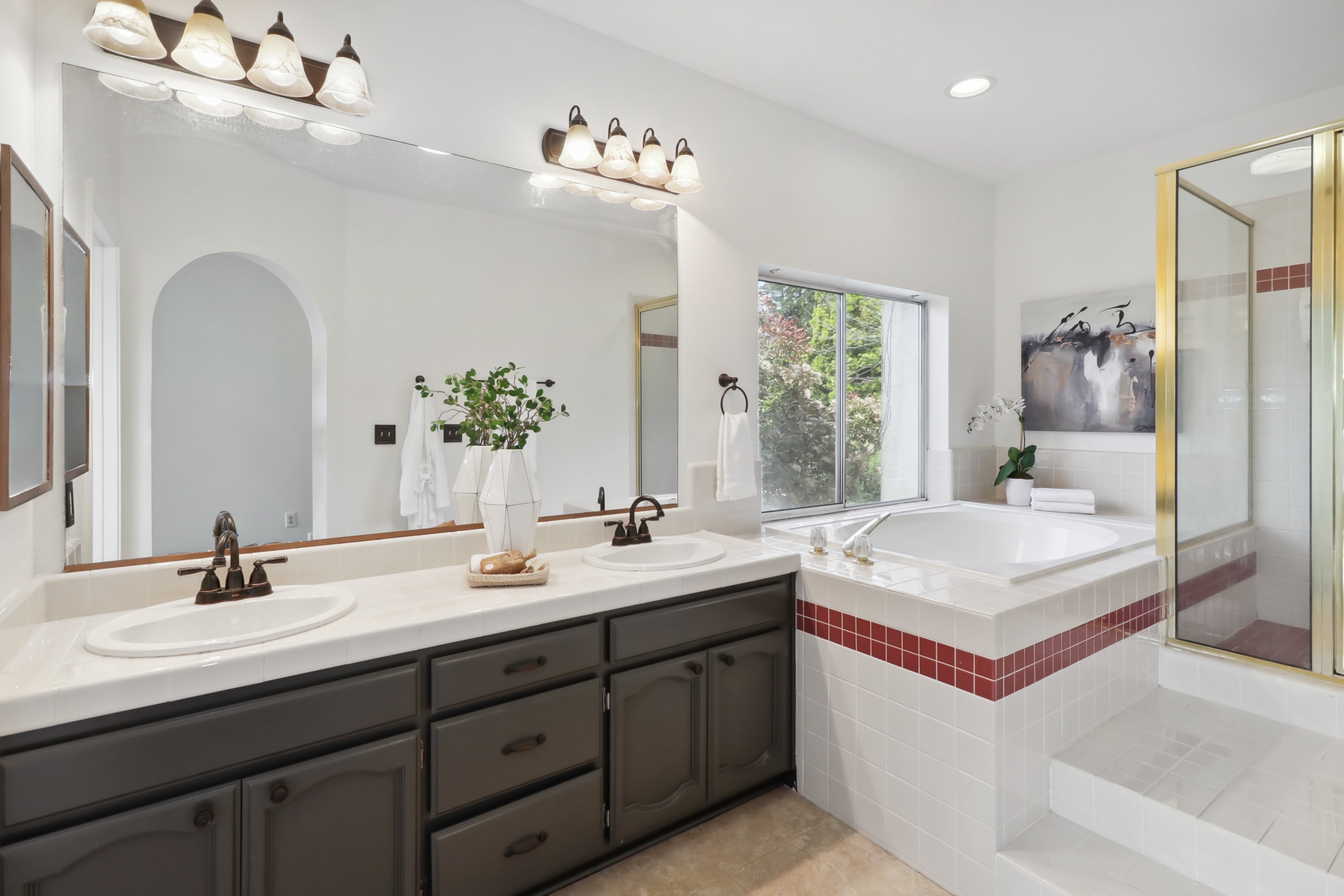 Premiere Home Staging Projects | Bathroom interior design idea - Corrigan Ct, Folsom