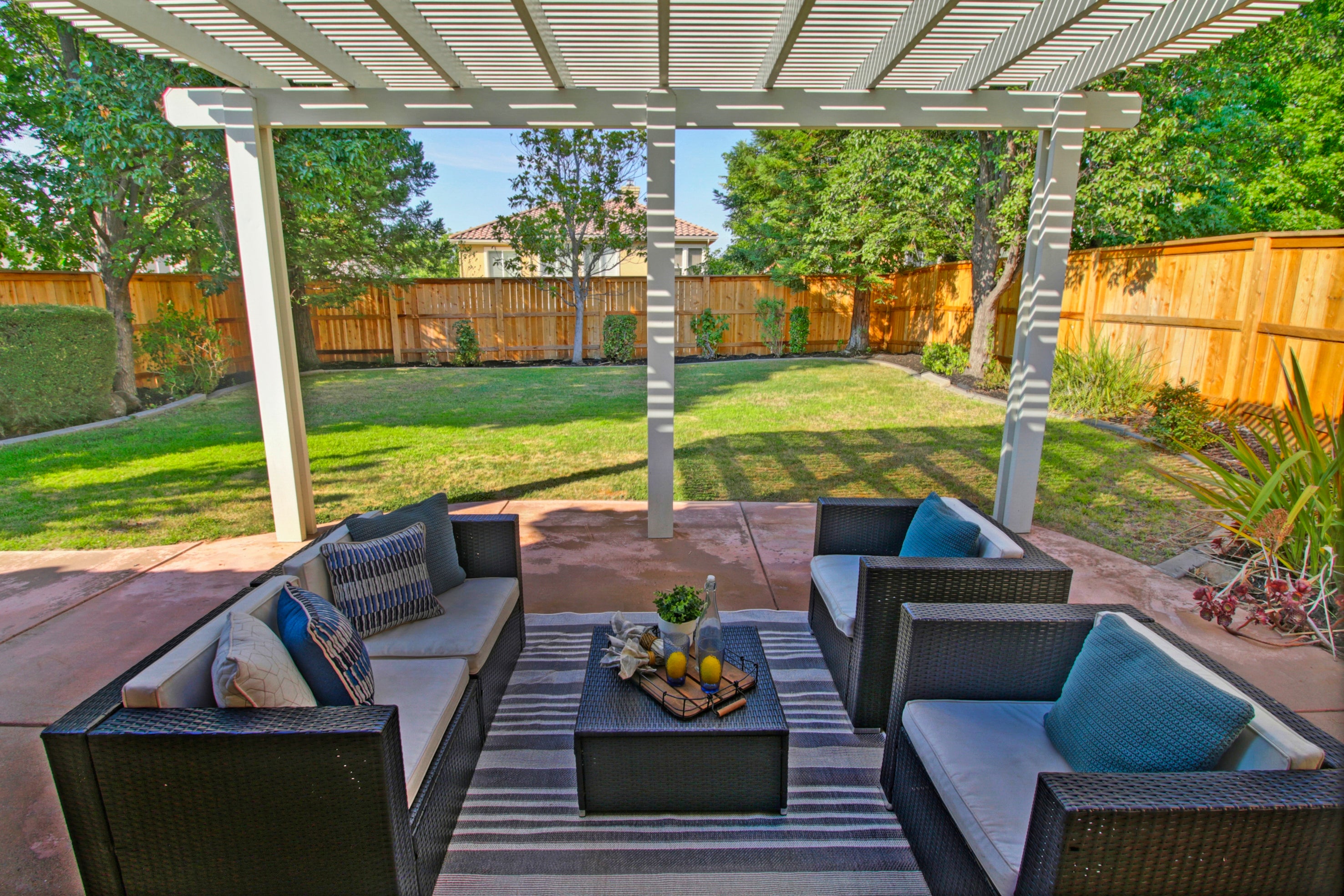 Premiere Home Staging Projects | Outdoor space design idea - Dunkeld Ln, Folsom