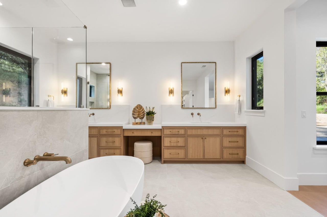 Premiere Home Staging Projects | Bathroom interior design idea - Logan Ln, Penryn