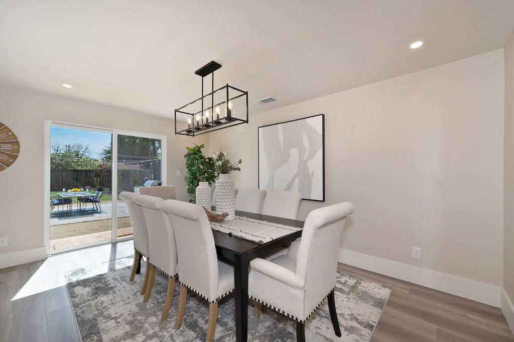 Premiere Home Staging Projects | Dining room interior design idea - Los Alamos Way, Sacramento