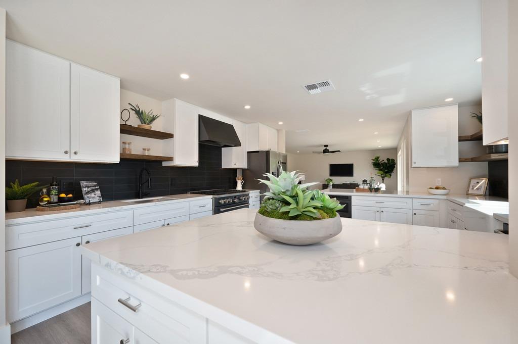 Premiere Home Staging Projects | Kitchen interior design idea - Los Alamos Way, Sacramento