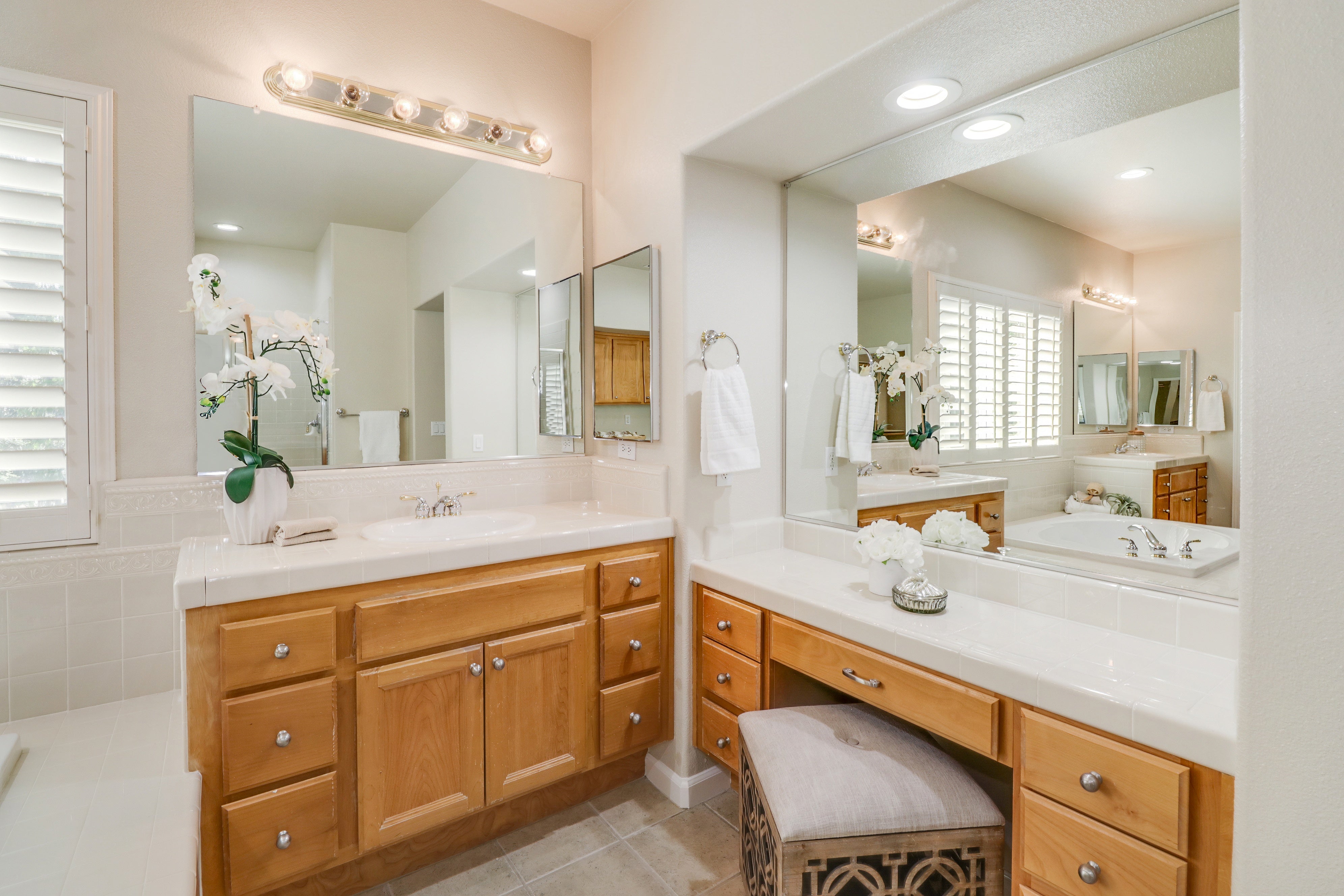 Premiere Home Staging Projects | Bathroom interior design idea - Ludlow, Roseville