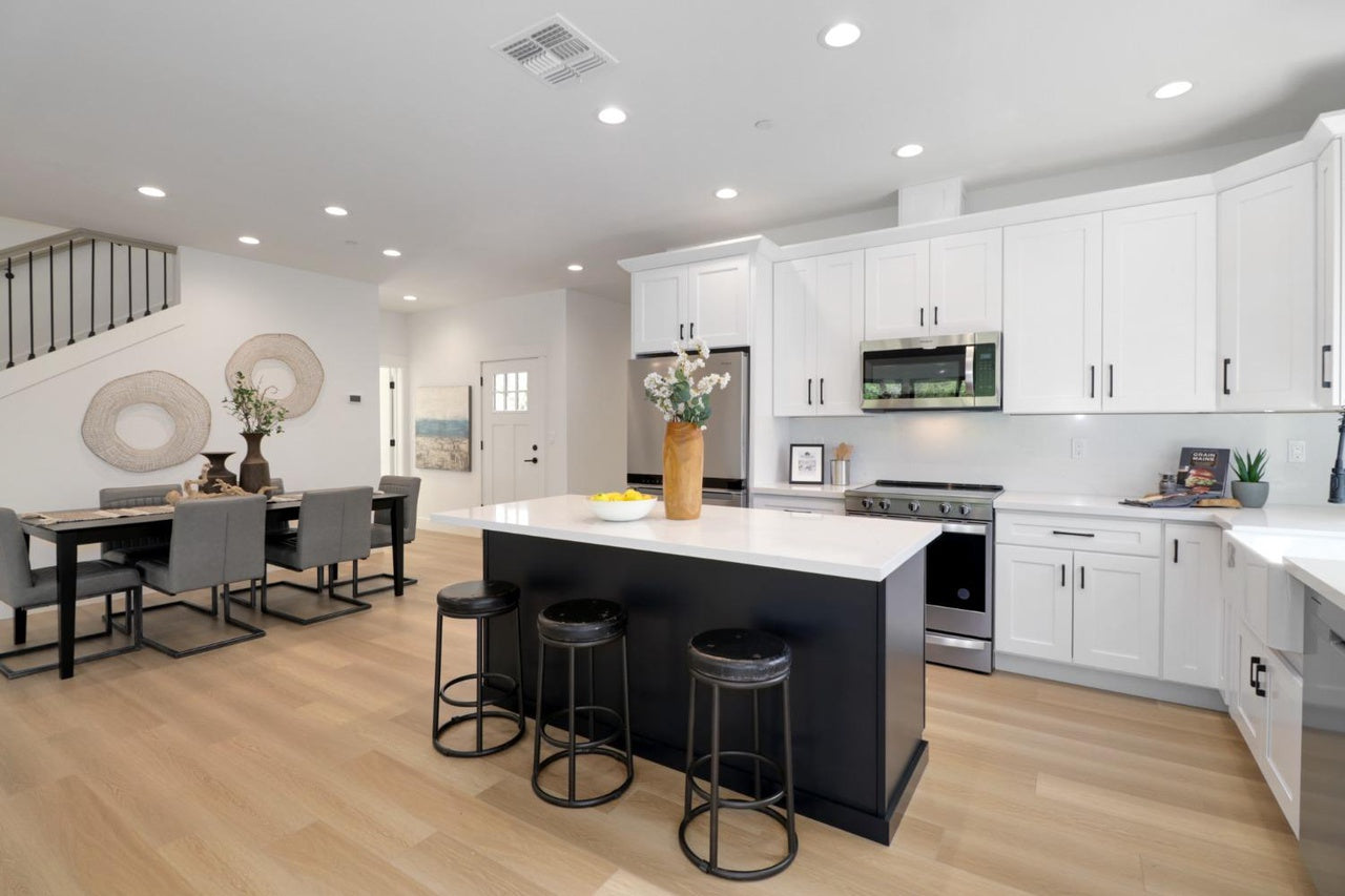 Premiere Home Staging Projects | Kitchen interior design idea - McAllen Dr, Loomis