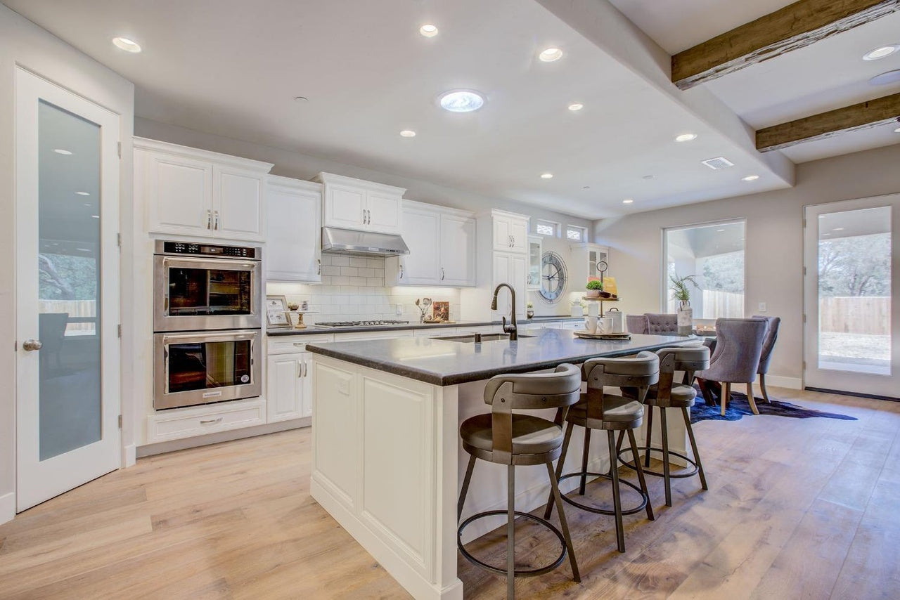 Premiere Home Staging Projects | Kitchen interior design idea - Morgan Creek Ln, Roseville