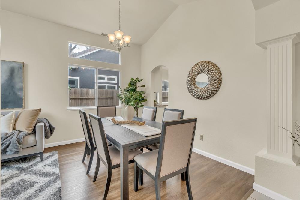 Premiere Home Staging Projects | Dining area interior design idea - Mossburn Way, Elk Grove