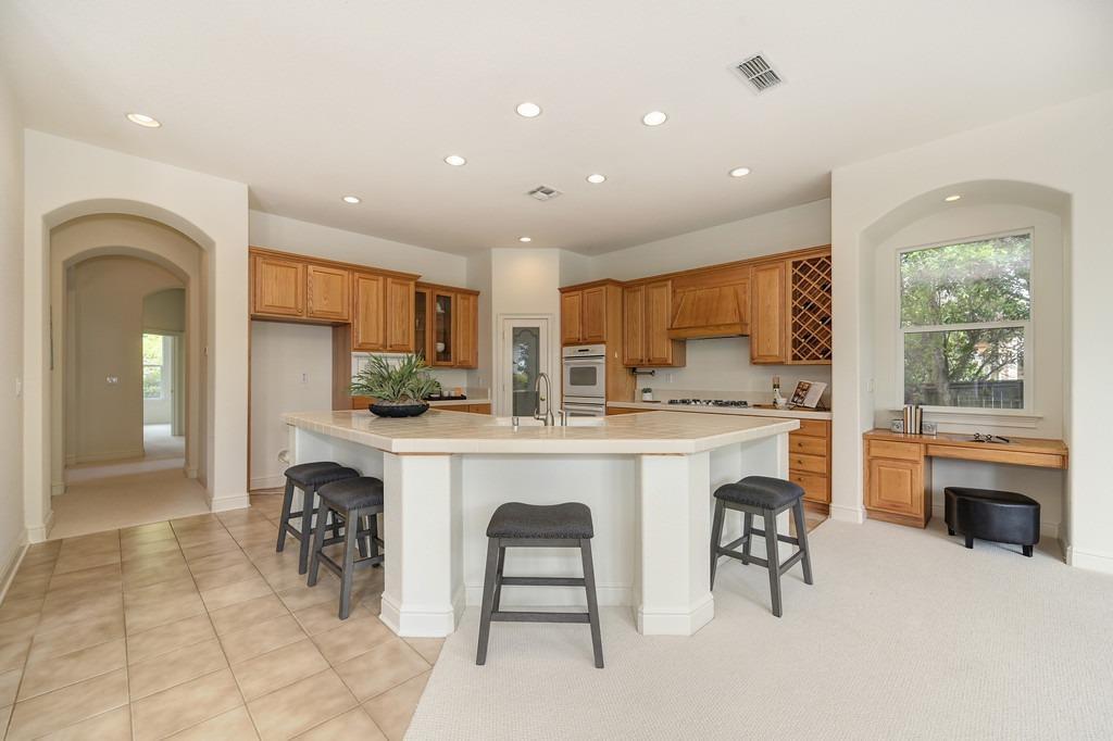 Premiere Home Staging Projects | Kitchen interior design idea - Oak Hill Way, Roseville