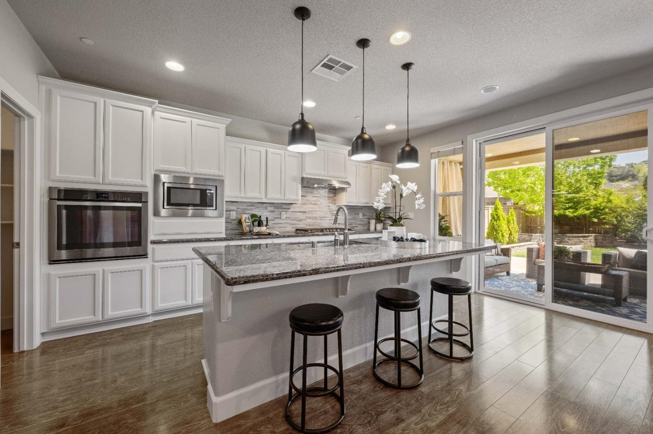 Premiere Home Staging Projects | Kitchen interior design idea - Piccolo Ct, El Dorado Hills