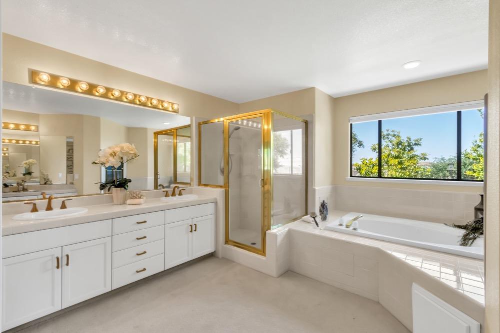 Premiere Home Staging Projects | Bathroom interior design idea - Platt Cir, El Dorado Hills