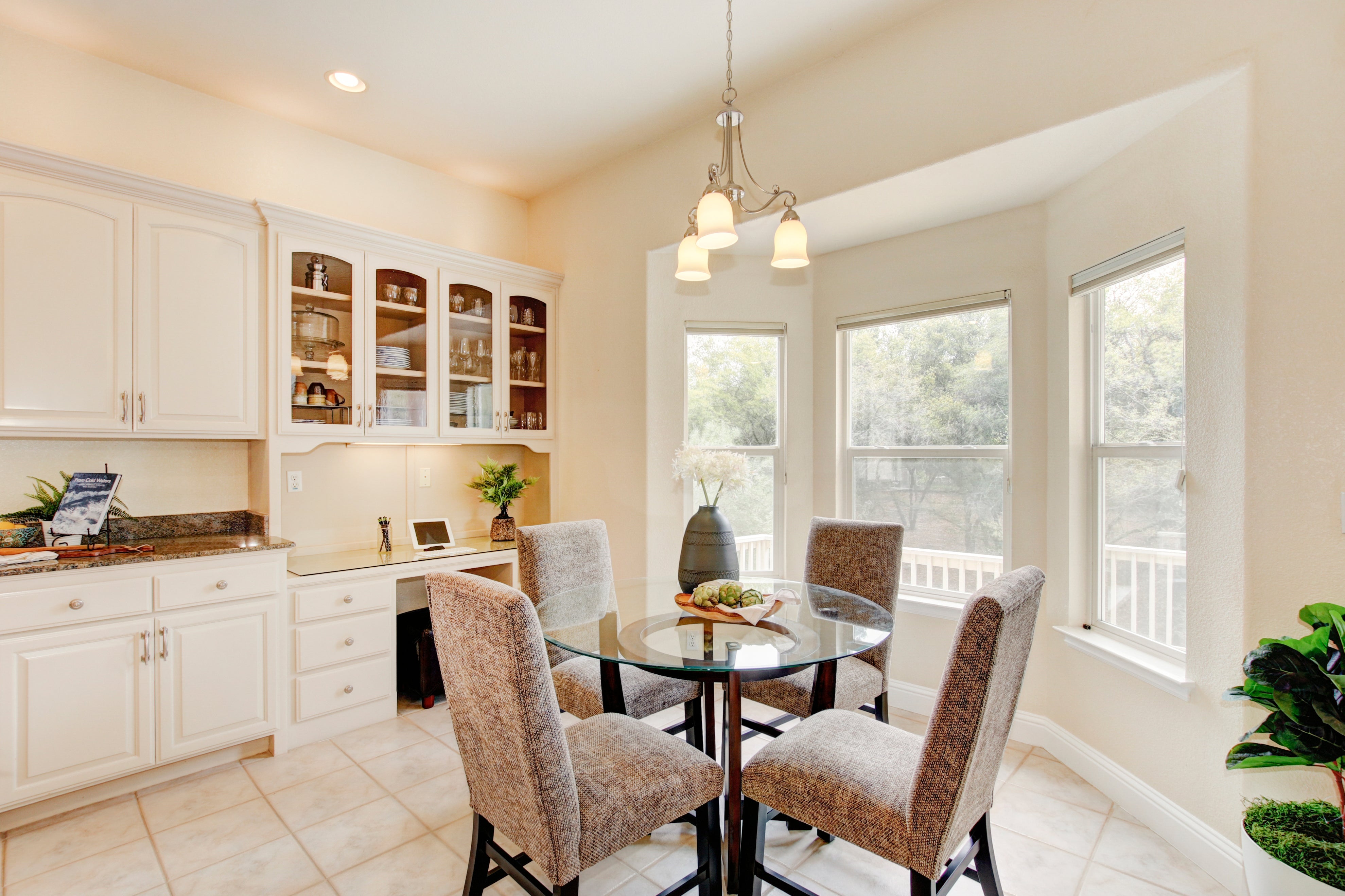 Premiere Home Staging Projects | Kitchen nook dining interior design idea - Portsmouth Dr, El Dorado Hills