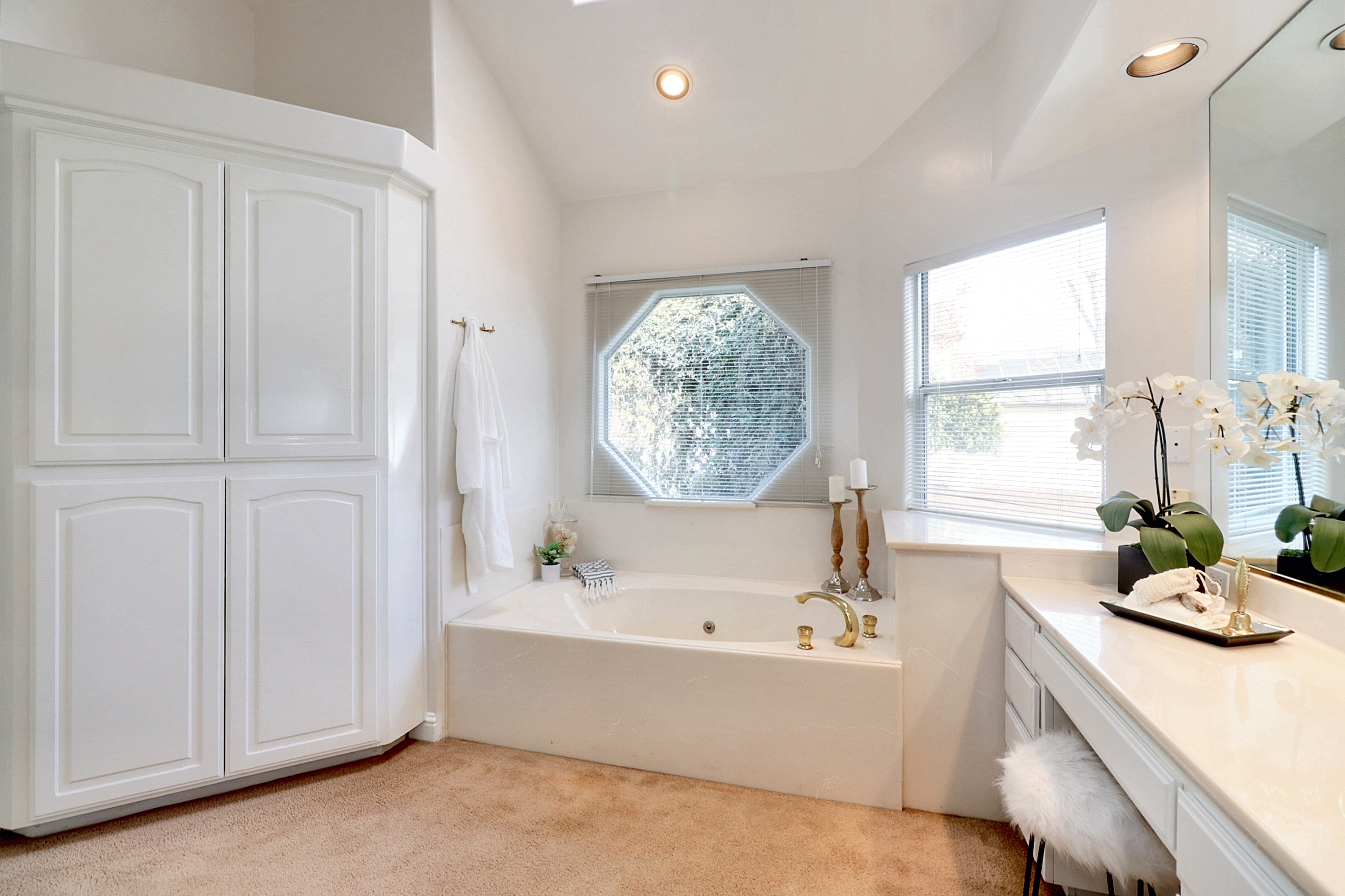 Premiere Home Staging Projects | Bathroom interior design idea - Quail Lake Ct, Loomis