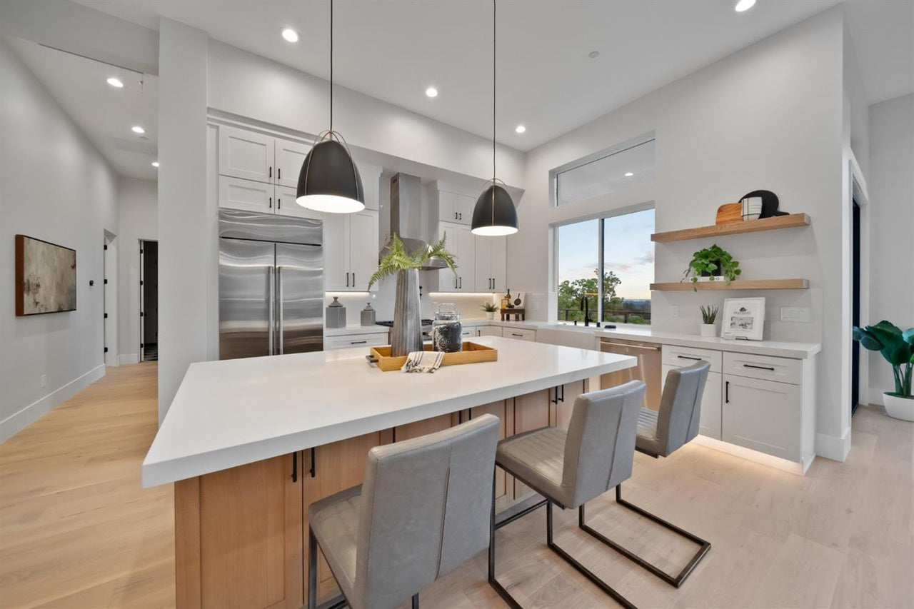 Premiere Home Staging Projects | Kitchen interior design idea - Ridgeview Cir, Auburn