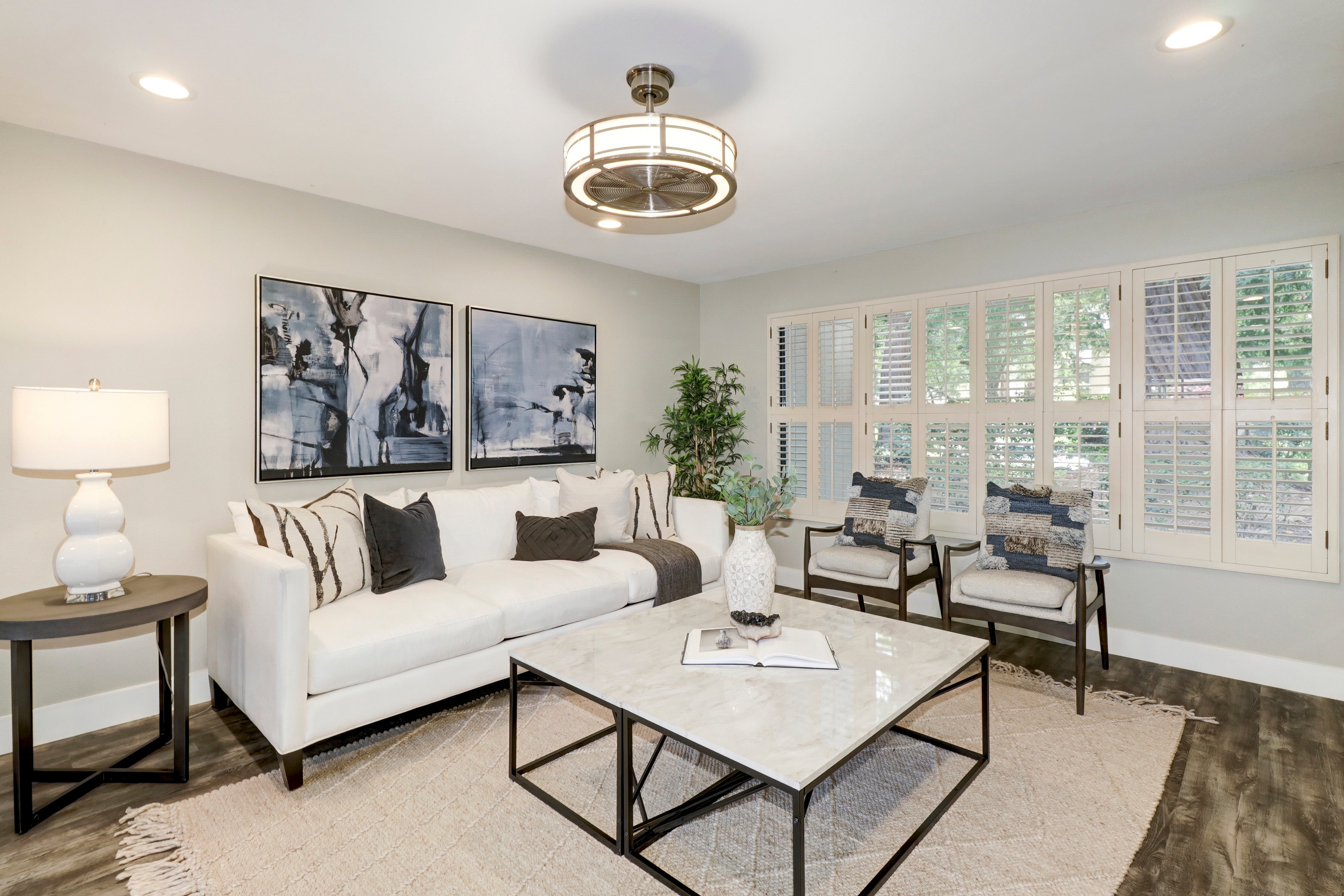 Premiere Home Staging Projects | Living room interior design idea - Swarthmore Dr, Sacramento