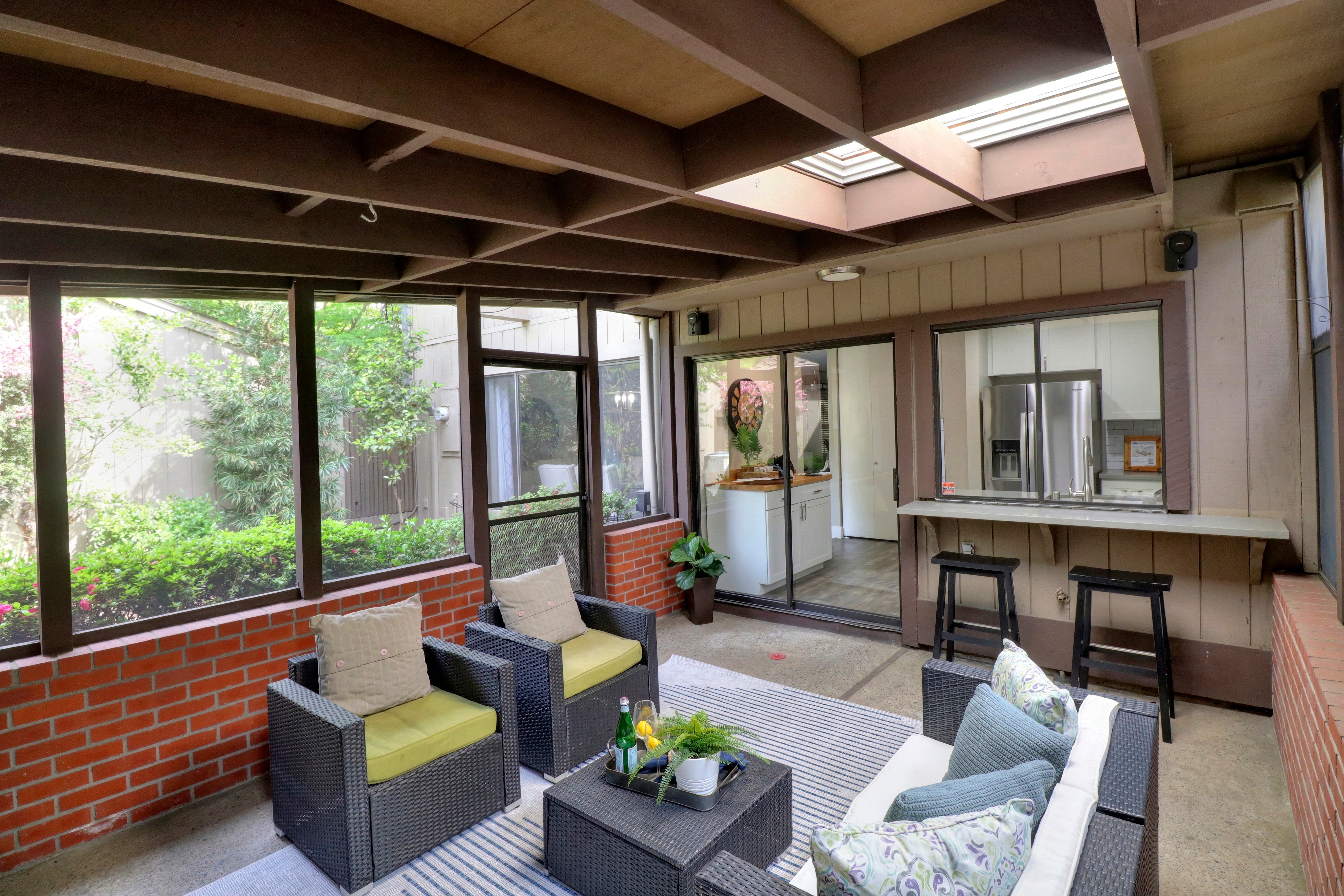 Premiere Home Staging Projects | Sunroom design idea - Swarthmore Dr, Sacramento