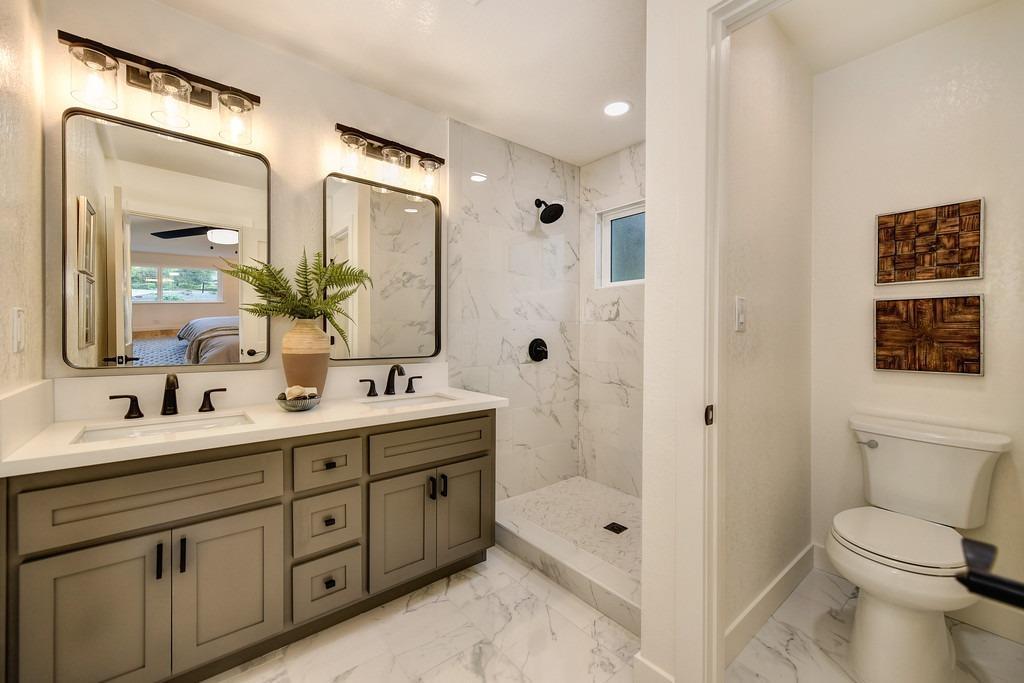 Premiere Home Staging Projects | Bathroom interior design idea - Kimberly Rd, Cameron Park