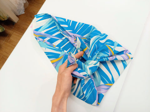 How to wrap an iPad with Furoshiki fabric - 3