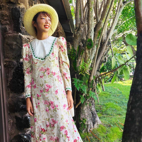 vintages style Hawaiian dress