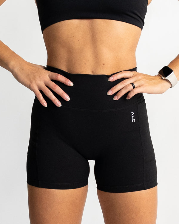 NewArrival Our popular #AIRism biker shorts now come in shorter 6” inseam  length! A comfortable fit perfect for exercising or everyday