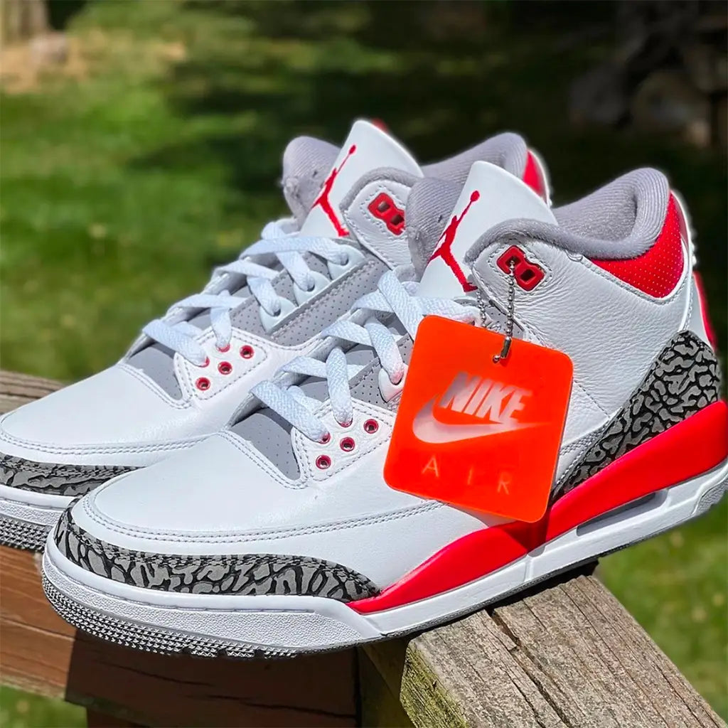 Air Jordan 3 OG Fire Red 2022 26cm