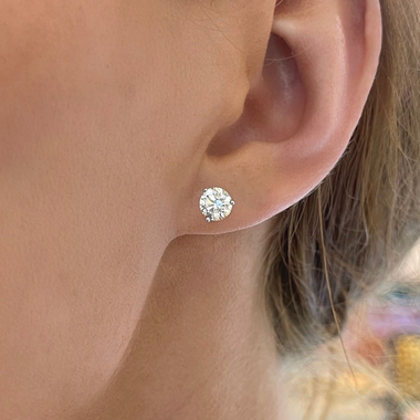 Diamond Foundry Lab Grown Diamonds Screw Back 3-prong Martini Solitaire  Stud Earrings 3/5 Carats TDW in 18k White Gold (IGI Certified) – Kobelli