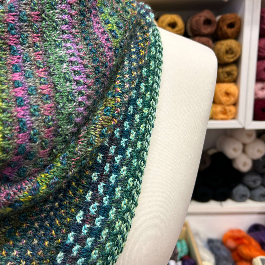 close up of i cord bind off
