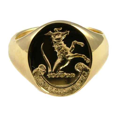 hand engraved crest on 9ct gold ring